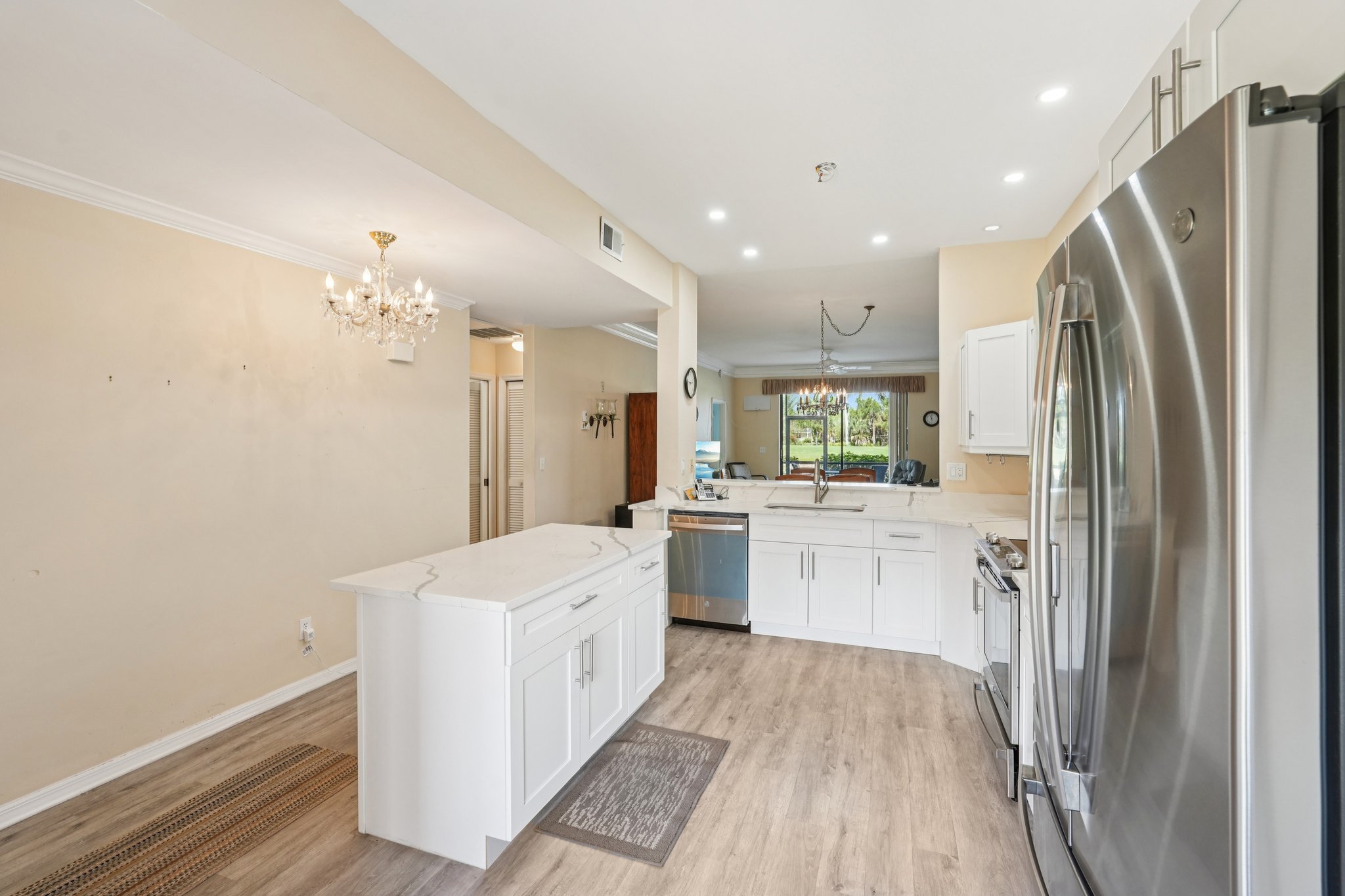 Coventry Ct 809-S1804-013.jpg