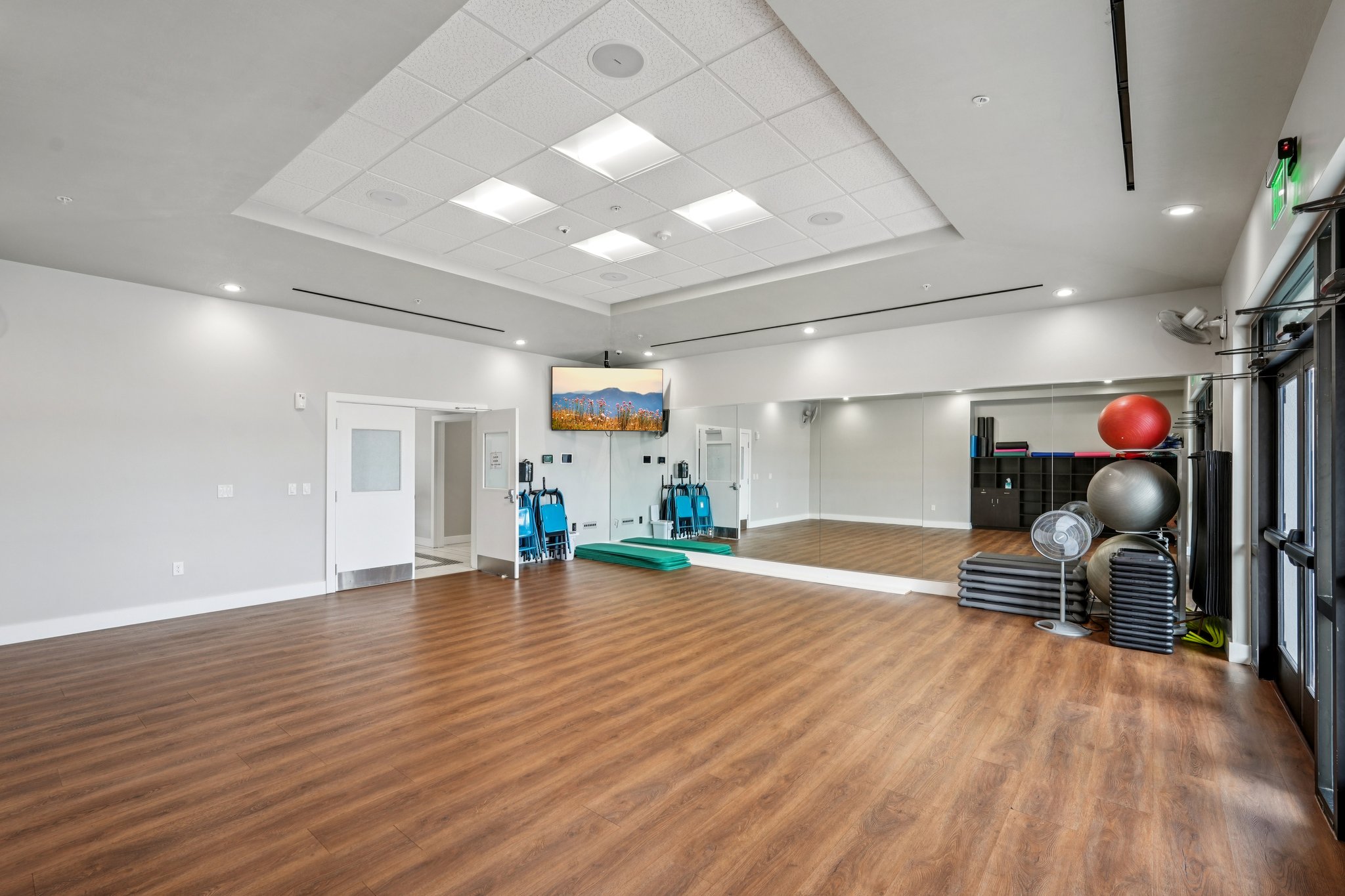 Coventry Ct 809-1804-913.jpg