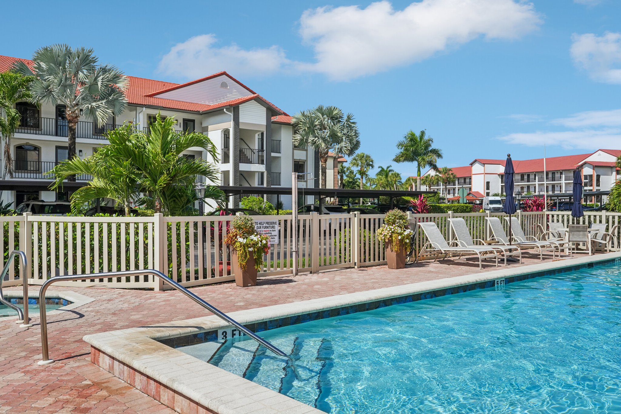 Coventry Ct 809-1804-921.jpg