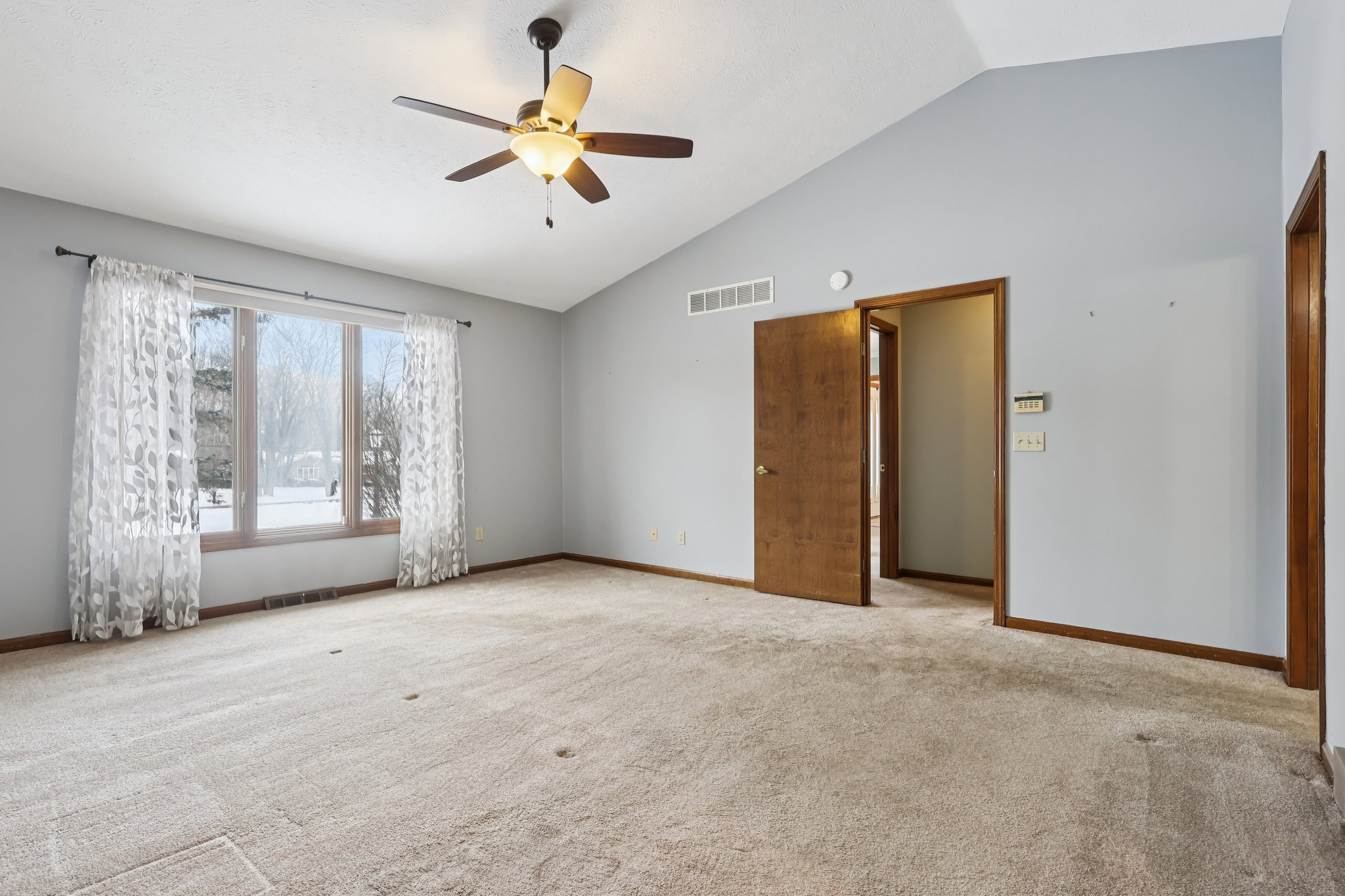 Raccoon Hill Dr-S2401-004.jpg