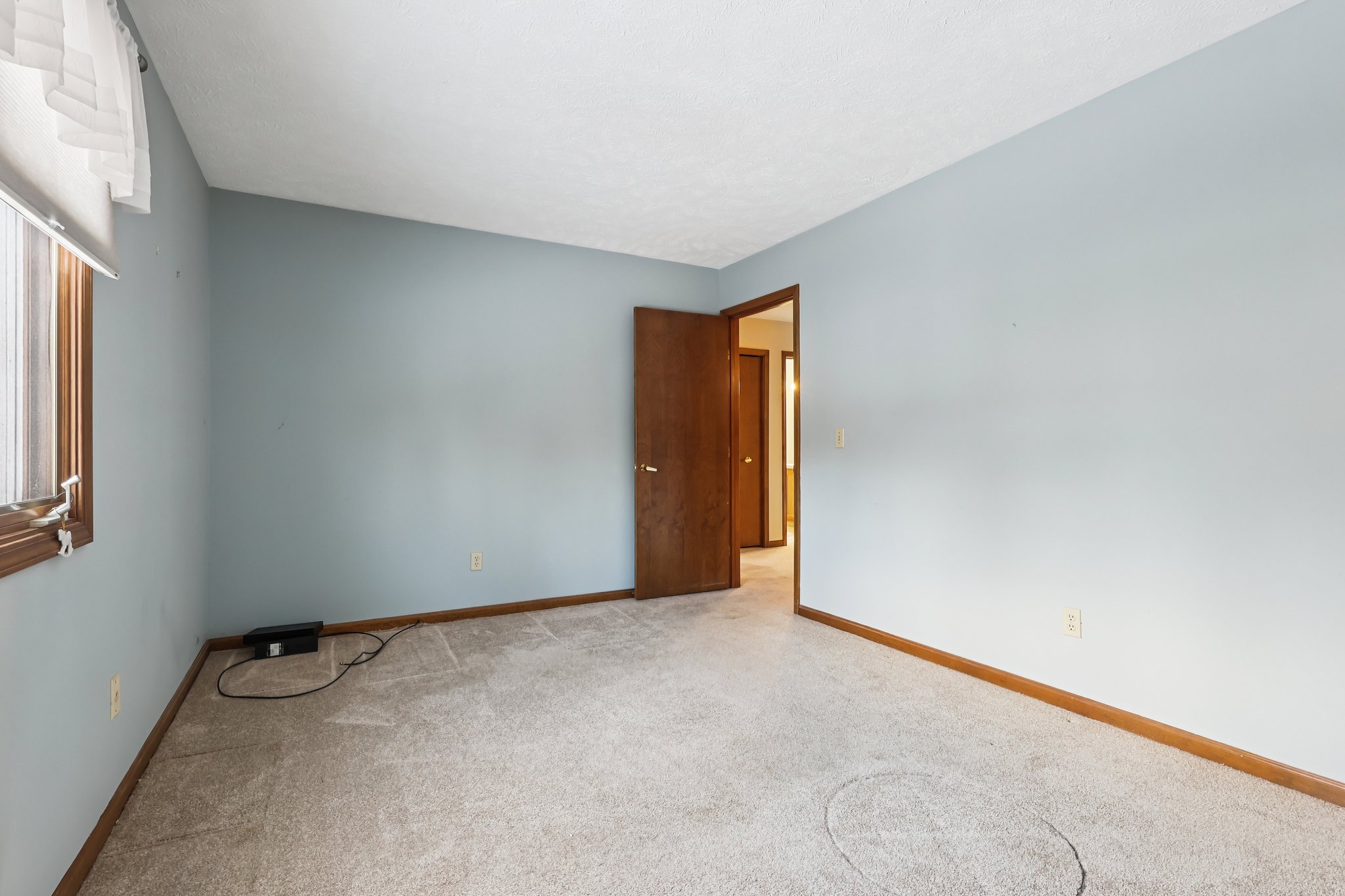 Raccoon Hill Dr-S2401-020.jpg