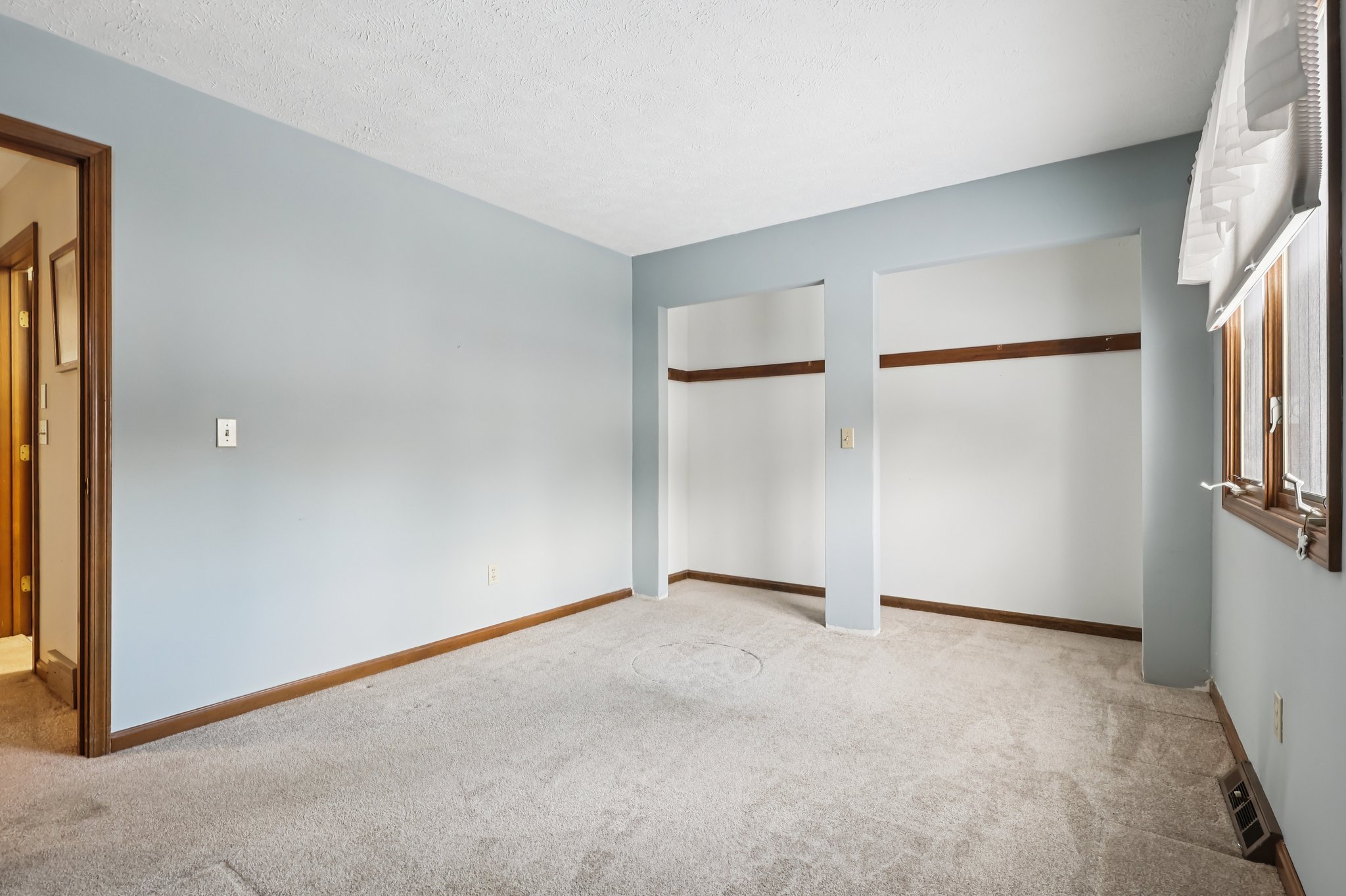 Raccoon Hill Dr-S2401-021.jpg