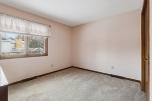 Raccoon Hill Dr-S2401-022.jpg