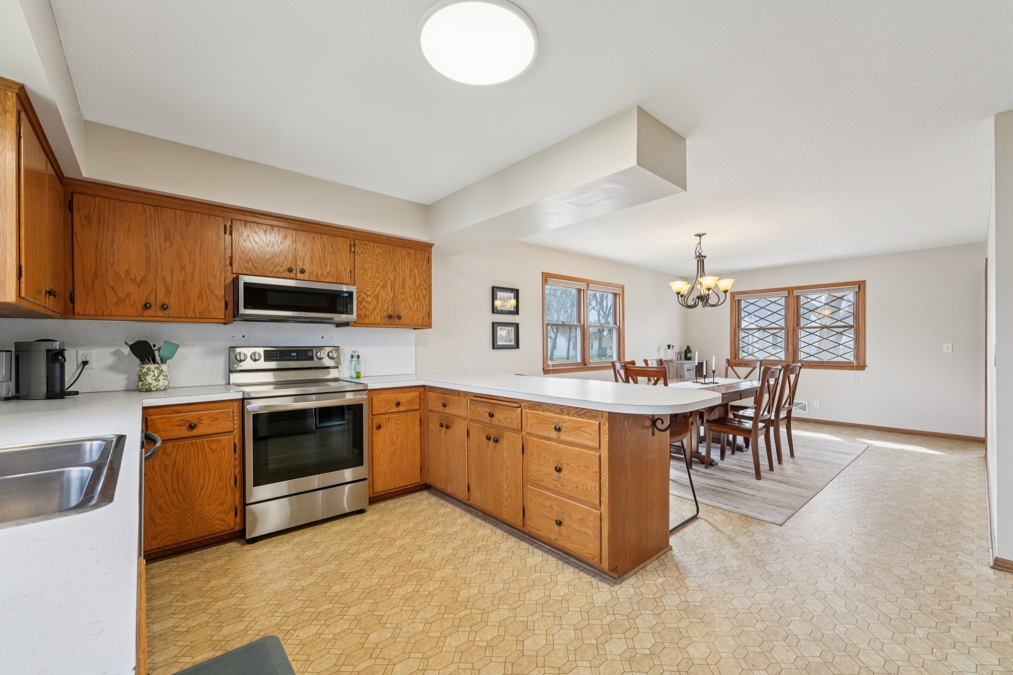 5th Ave S-S0804-016.jpg