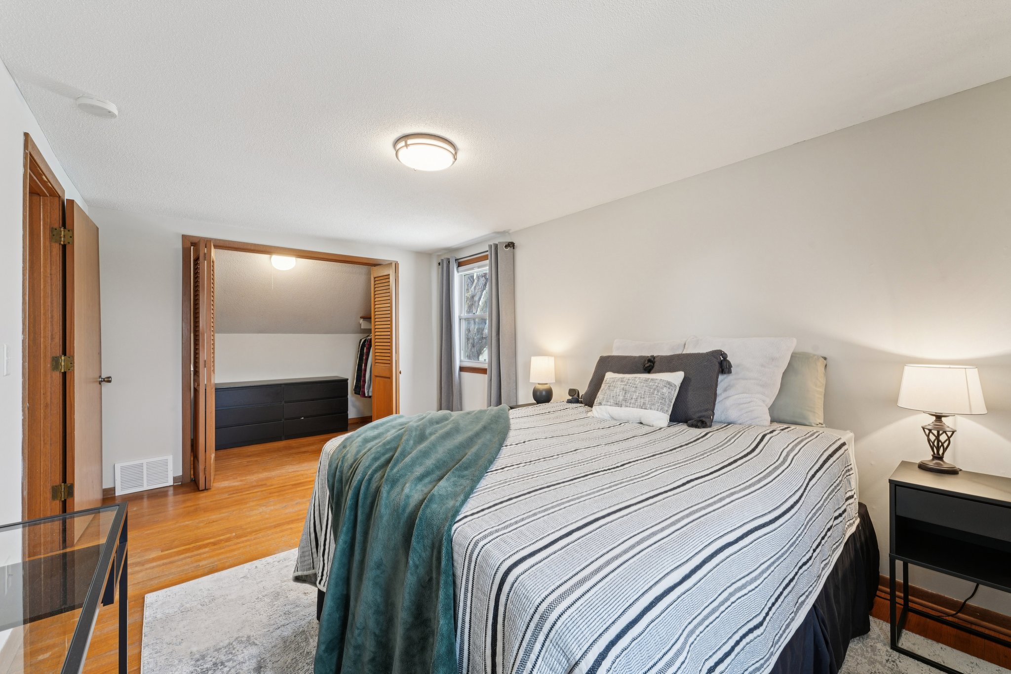 5th Ave S-S0804-034.jpg