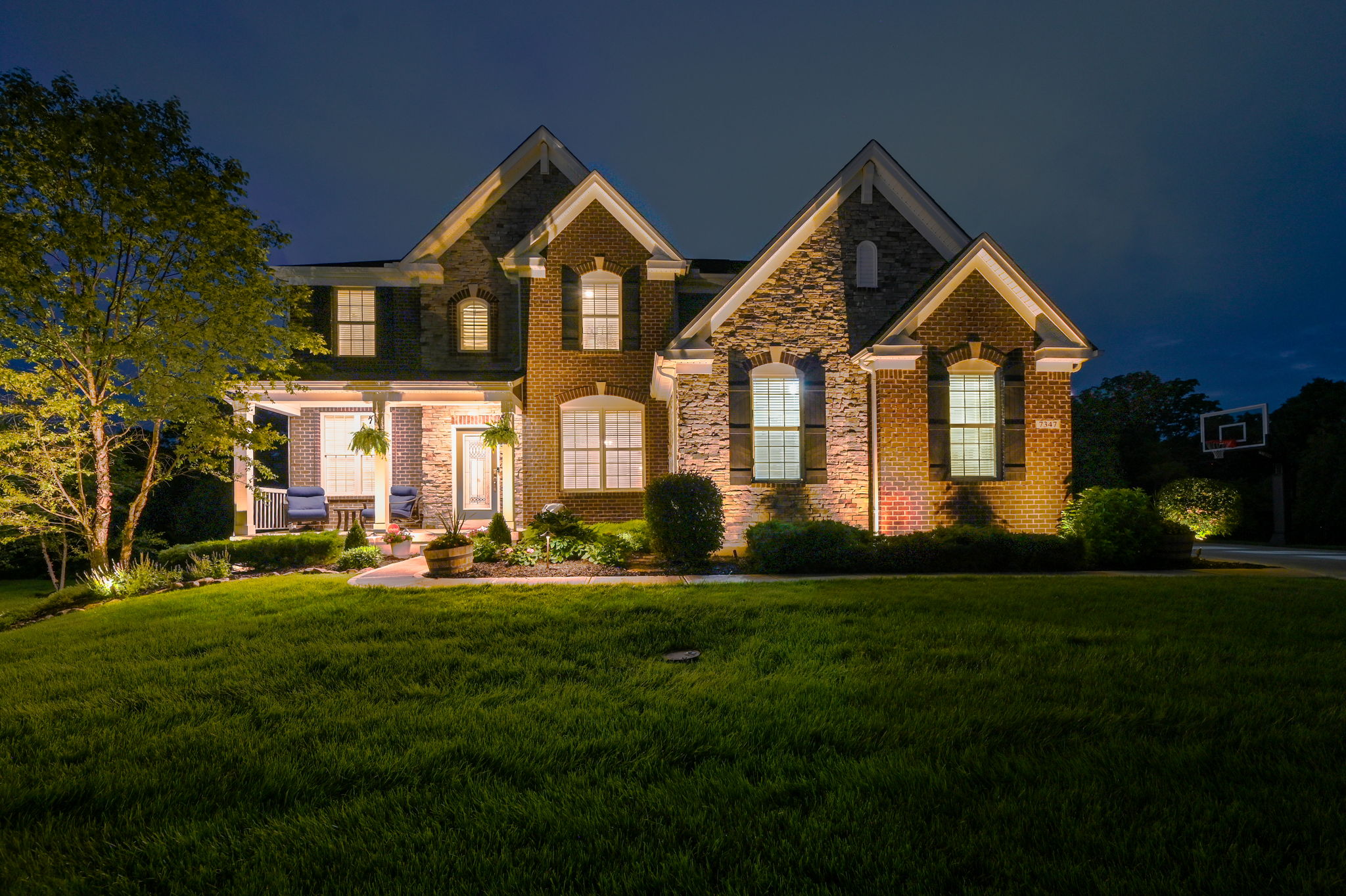 7347 Glenview night time-