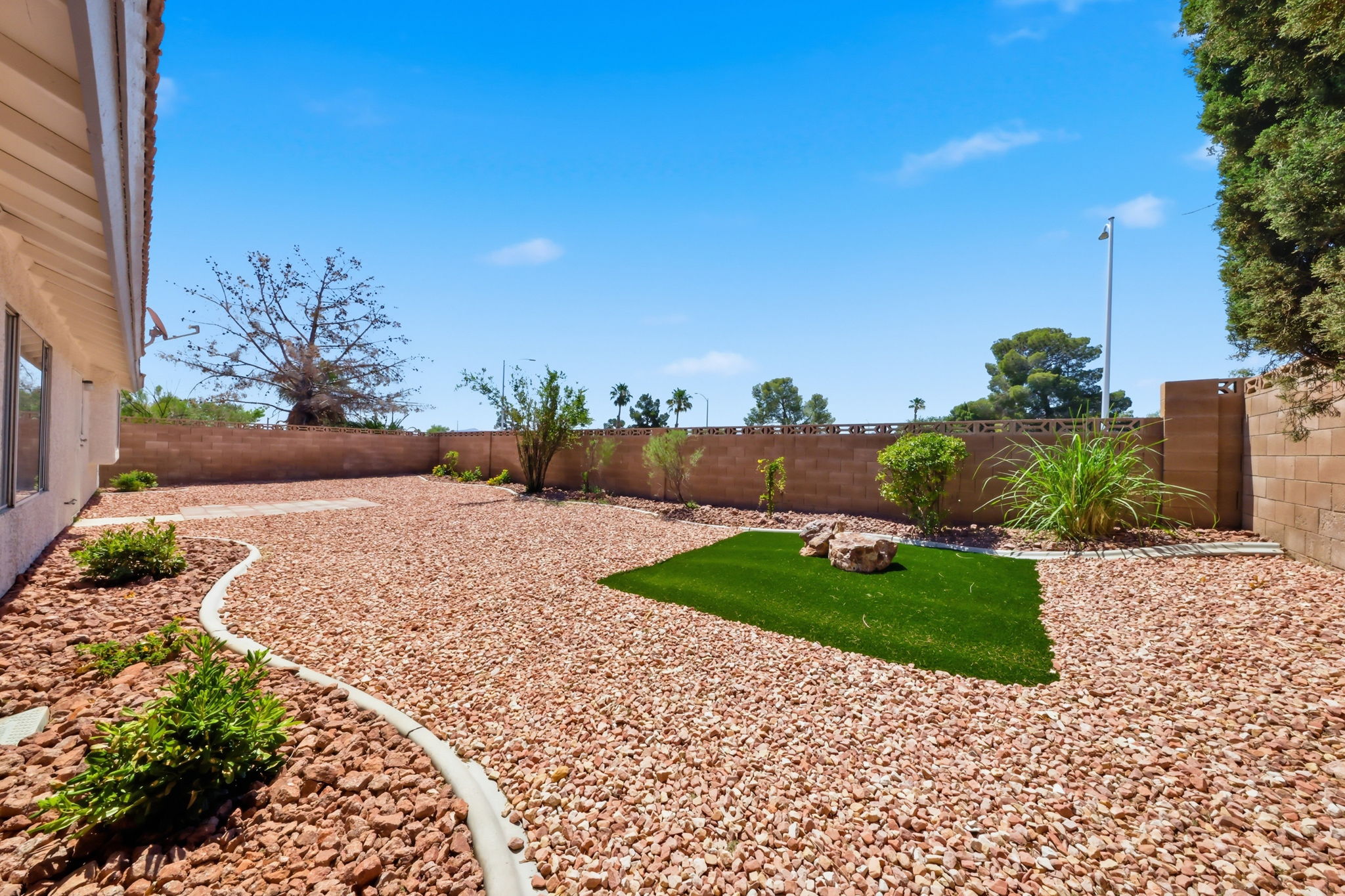  Photo 4