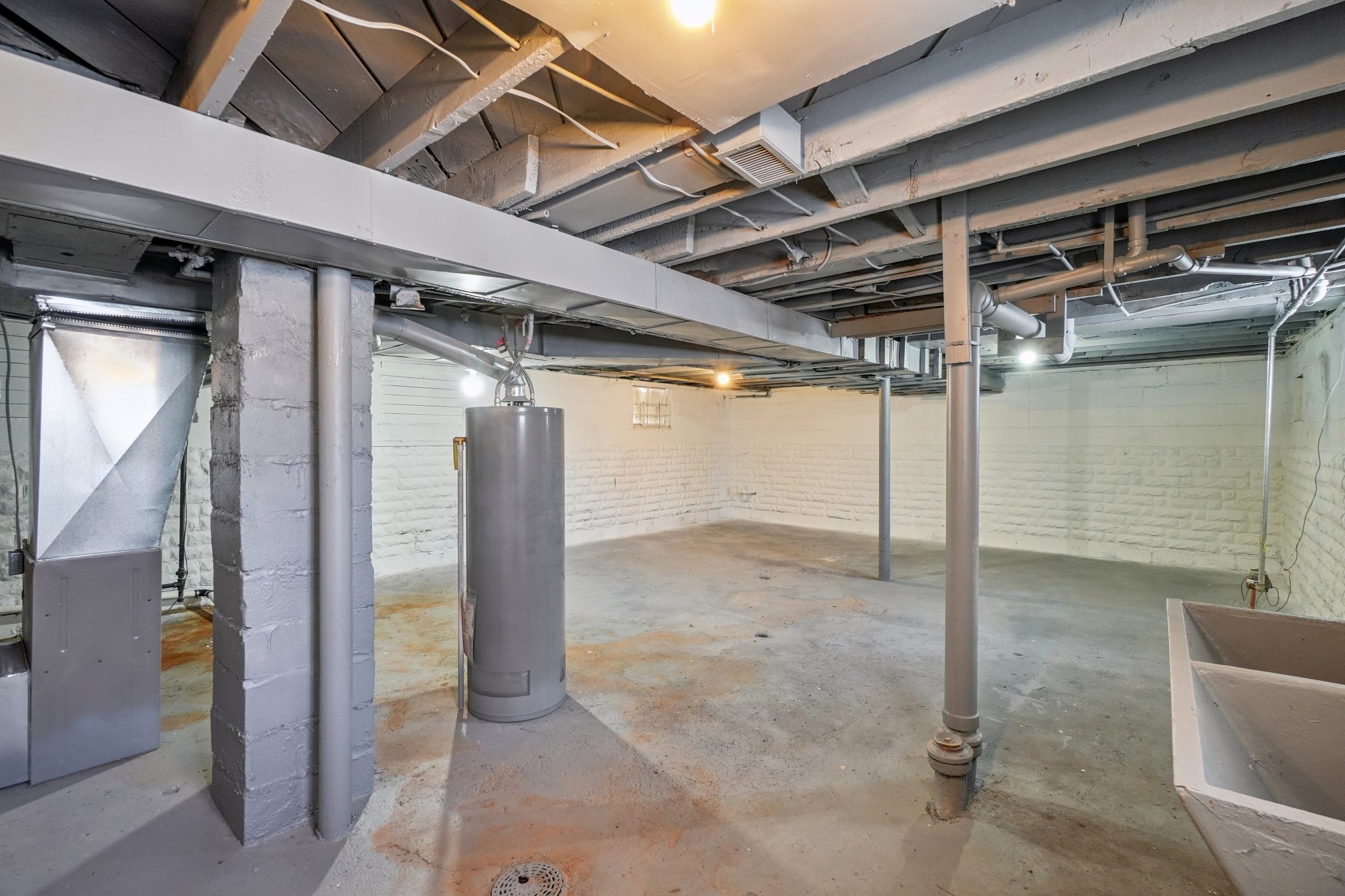 Globe St-S0502-023.jpg