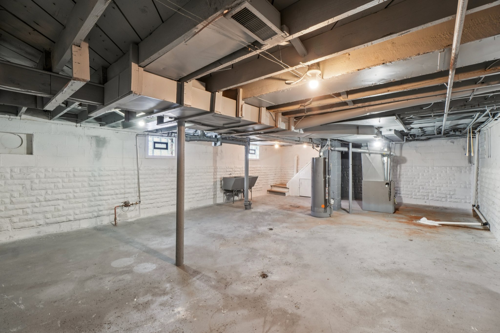 Globe St-S0502-024.jpg