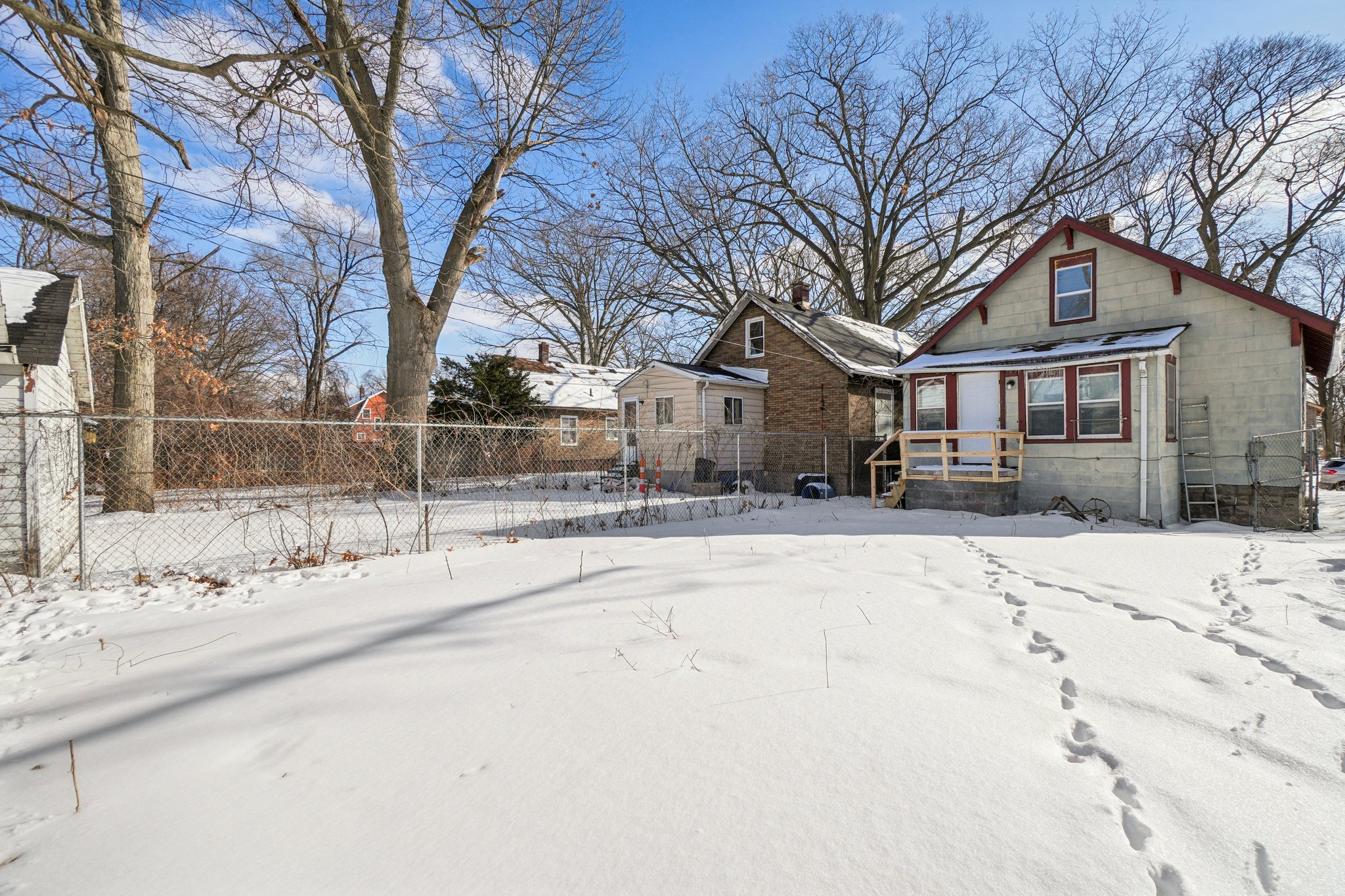 Globe St-S0502-028.jpg