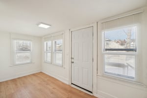 Globe St-S0502-004.jpg