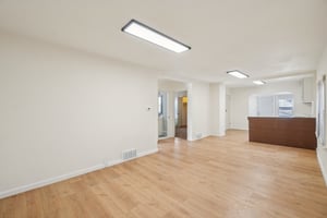 Globe St-S0502-006.jpg