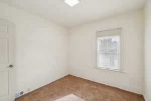 Globe St-S0502-012.jpg