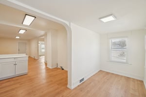 Globe St-S0502-017.jpg