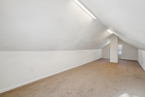 Globe St-S0502-021.jpg