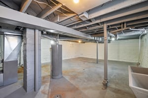 Globe St-S0502-023.jpg