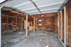 Globe St-S0502-025.jpg