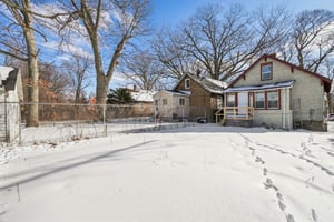 Globe St-S0502-028.jpg