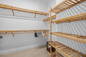 Huge Walkin closet