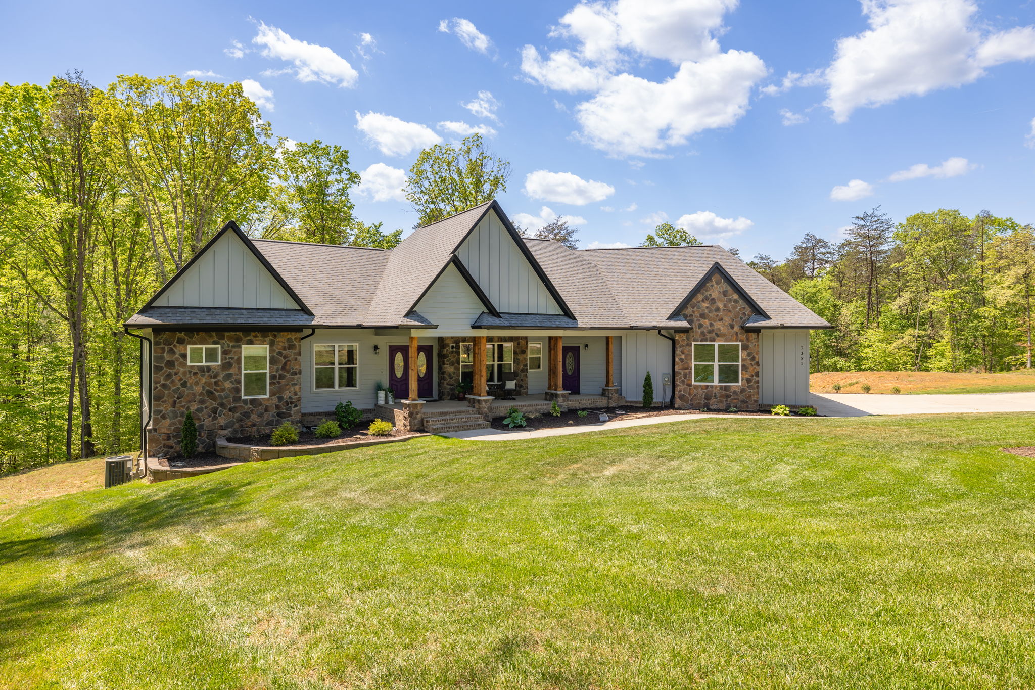 7351 Hiddedn View Dr-2