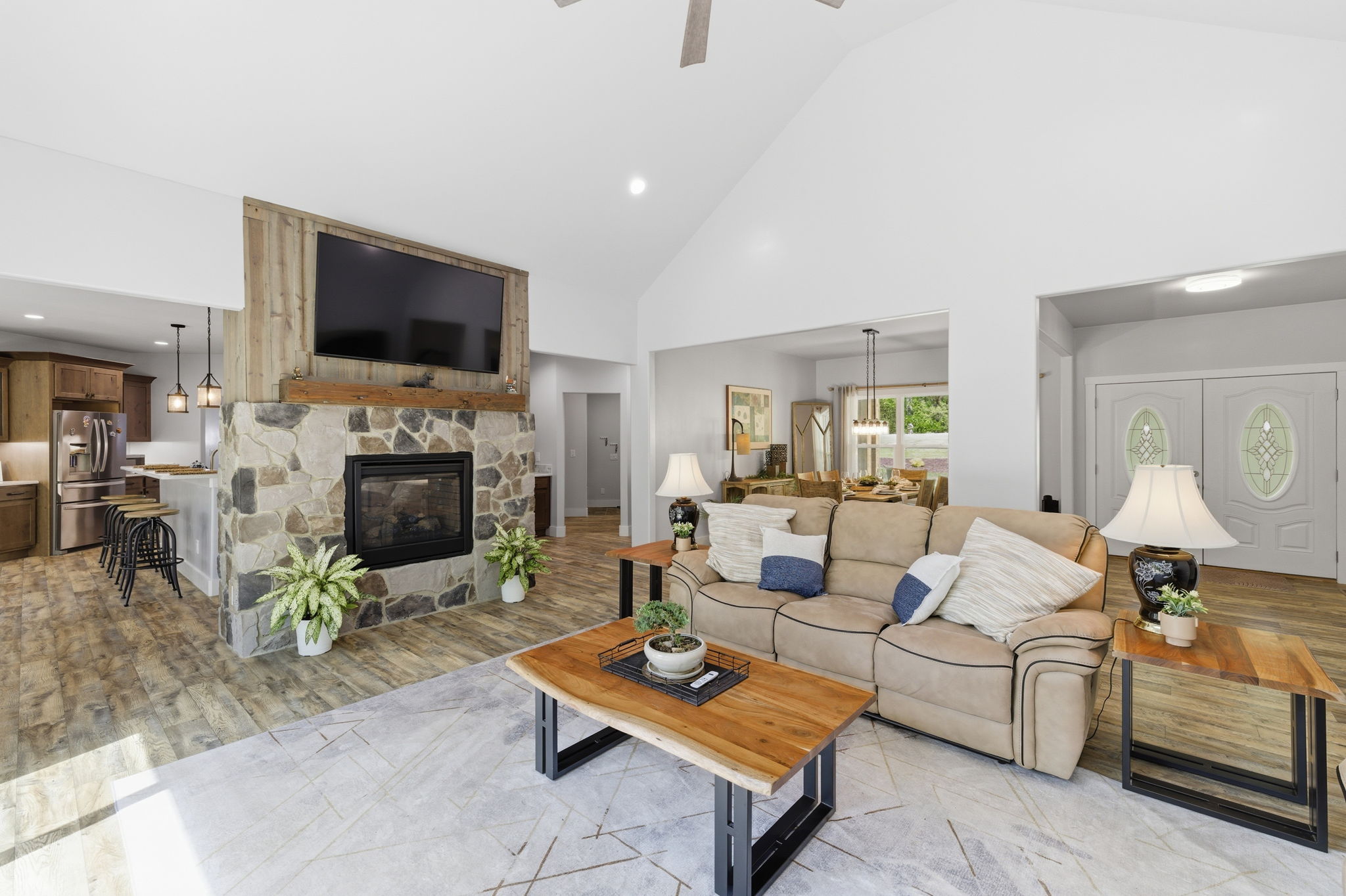 7351 Hiddedn View Dr-15