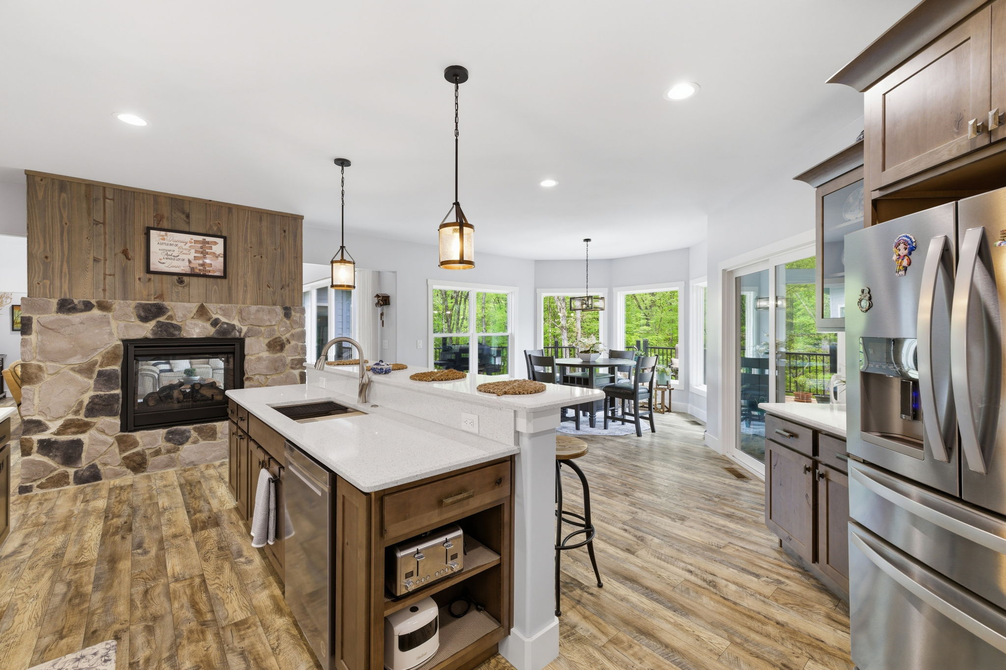 7351 Hiddedn View Dr-20