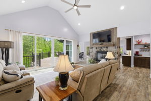 7351 Hiddedn View Dr-13