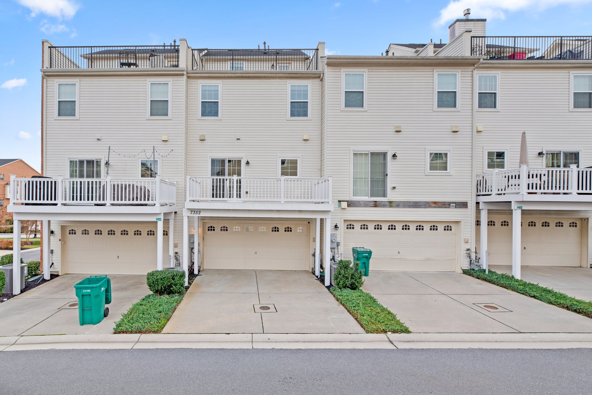 43. Back exterior.jpg