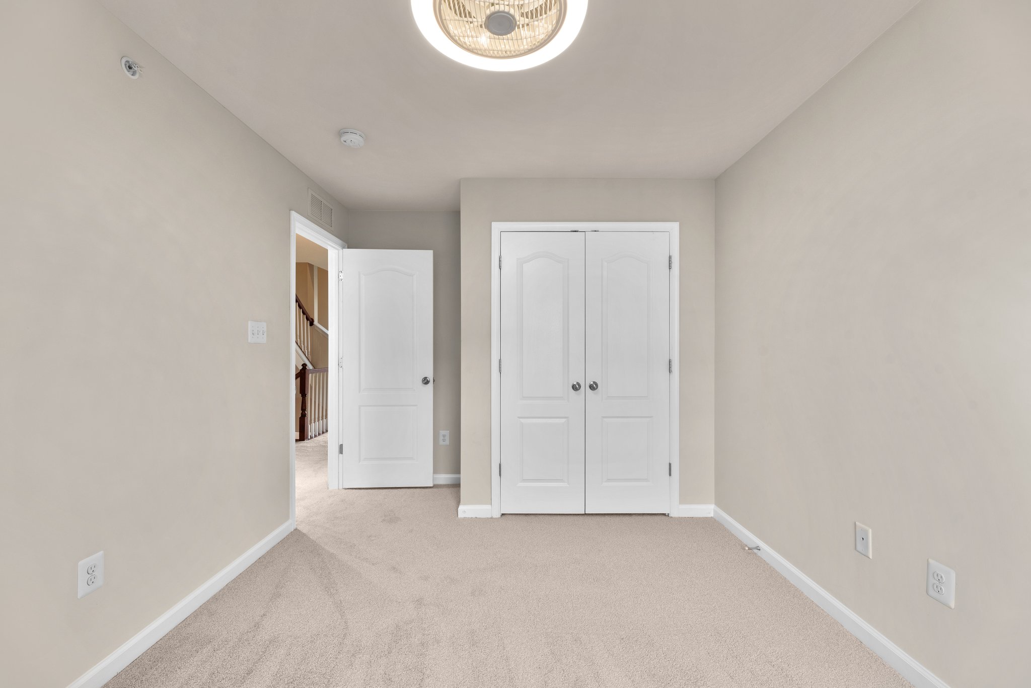 23. Upper bedroom.jpg