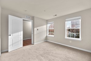 31. Lower bedroom.jpg