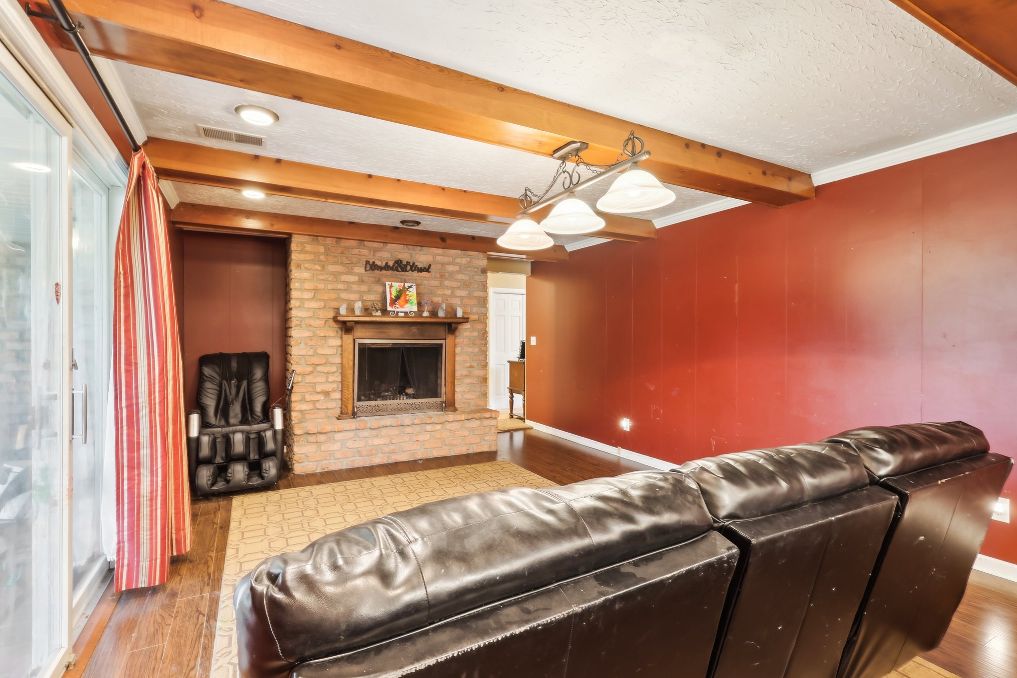 E Parkside Dr-1704-011.jpg