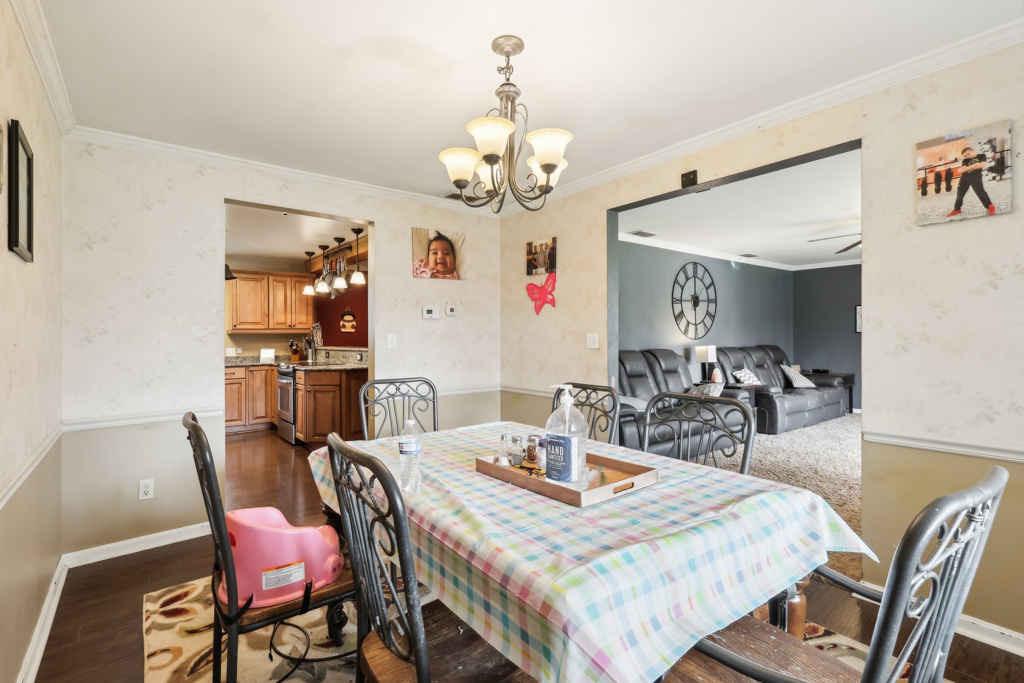 E Parkside Dr-1704-013.jpg