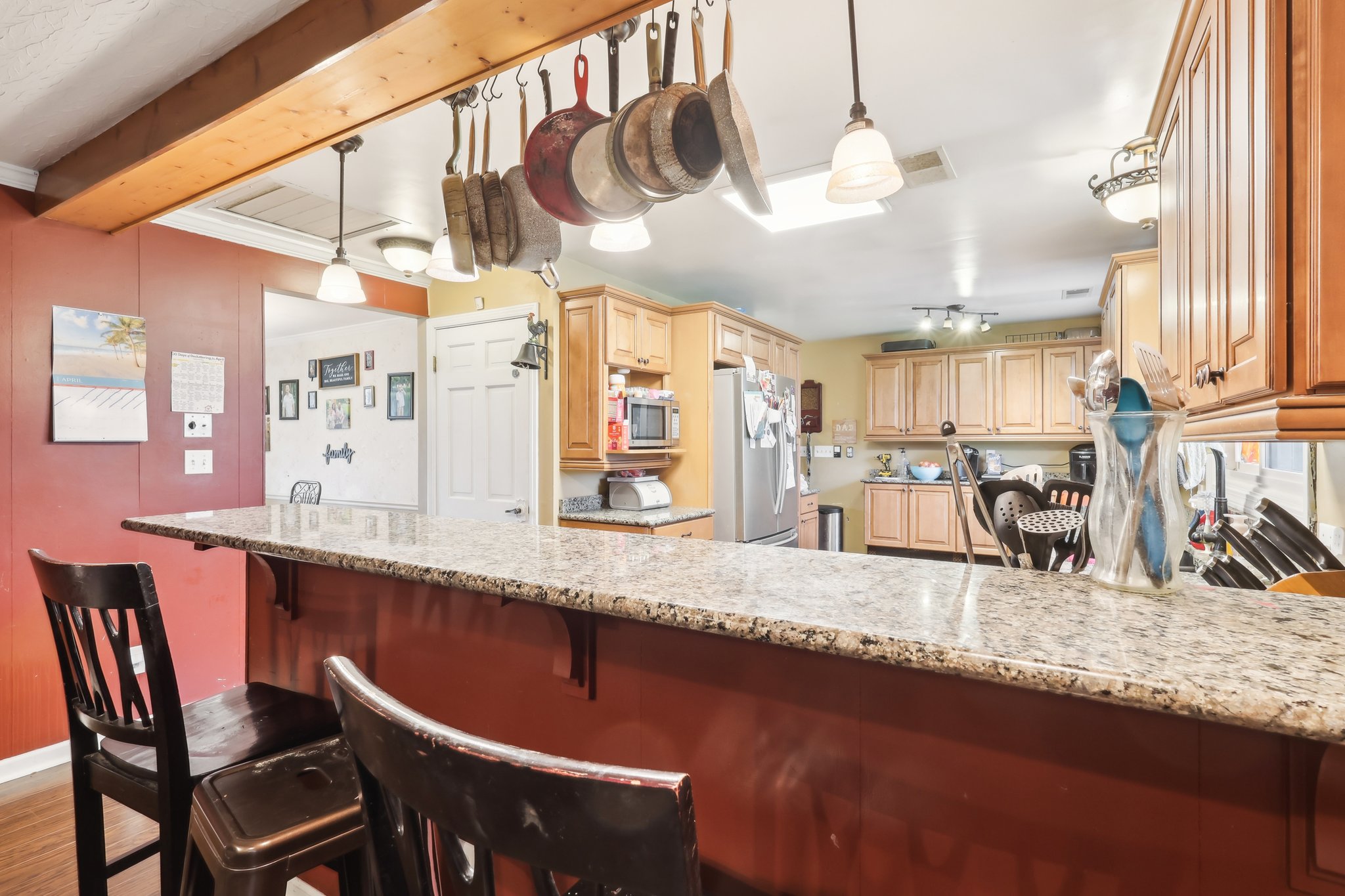 E Parkside Dr-1704-014.jpg