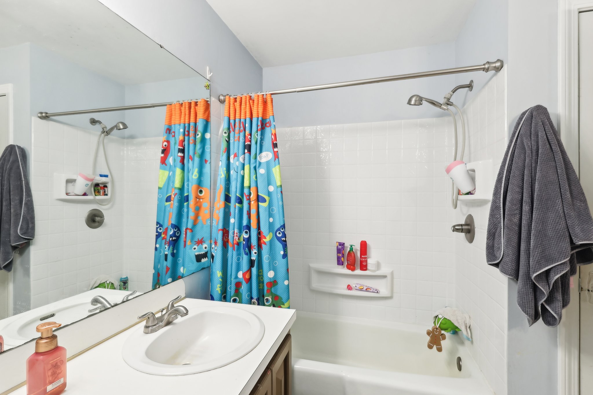 E Parkside Dr-1704-020.jpg