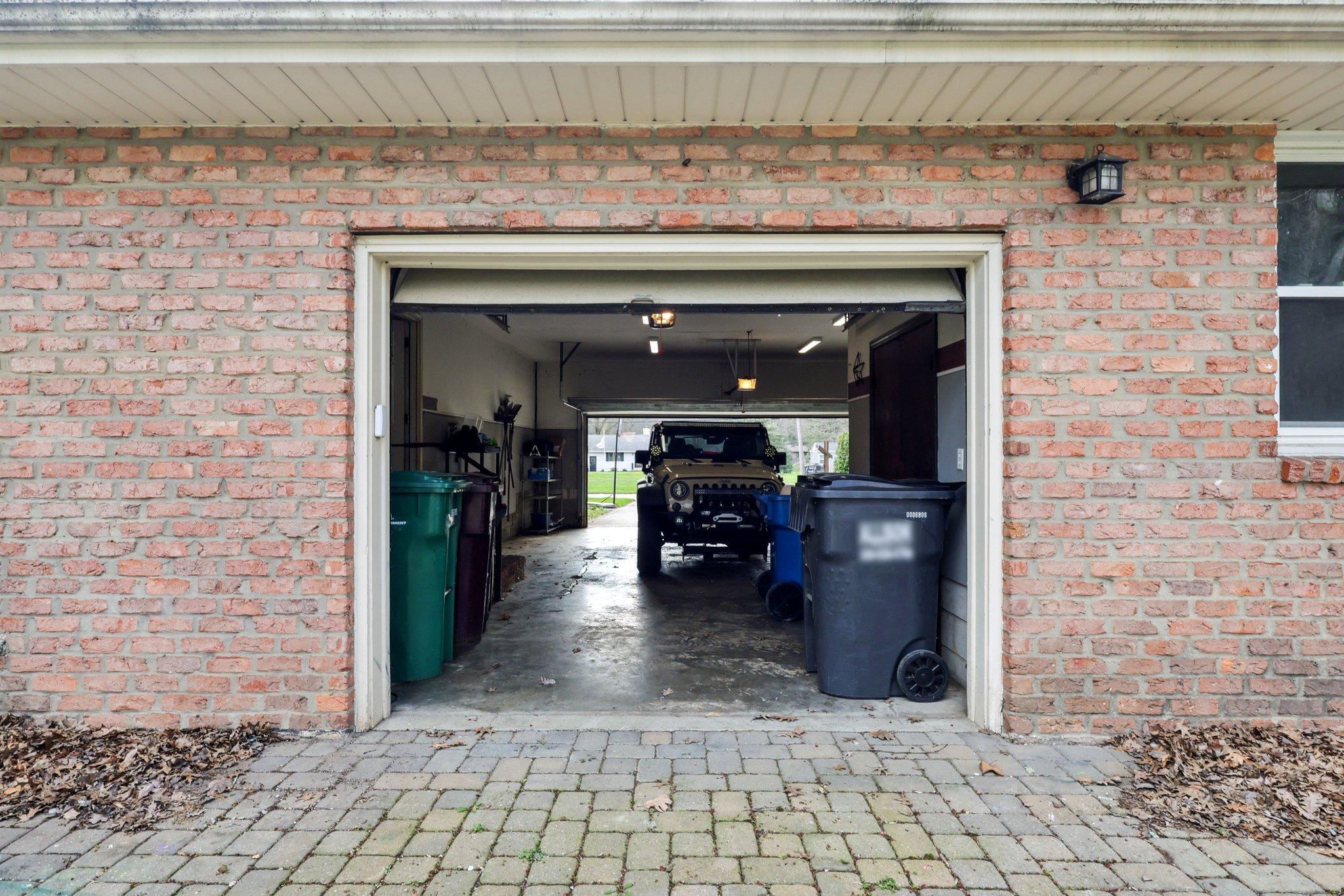 E Parkside Dr-1704-042.jpg