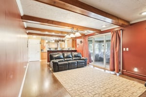 E Parkside Dr-1704-009.jpg