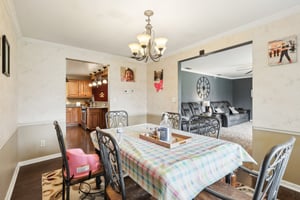 E Parkside Dr-1704-013.jpg