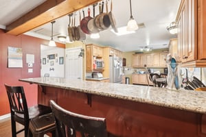 E Parkside Dr-1704-014.jpg