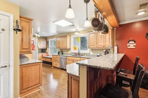 E Parkside Dr-1704-015.jpg
