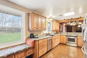 E Parkside Dr-1704-017.jpg