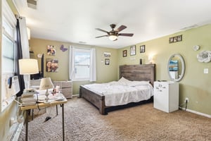 E Parkside Dr-1704-023.jpg