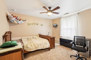 E Parkside Dr-1704-031.jpg
