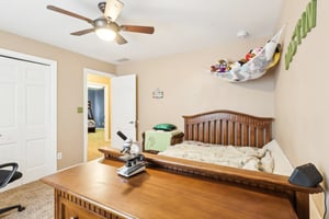 E Parkside Dr-1704-032.jpg