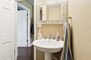 E Parkside Dr-1704-034.jpg