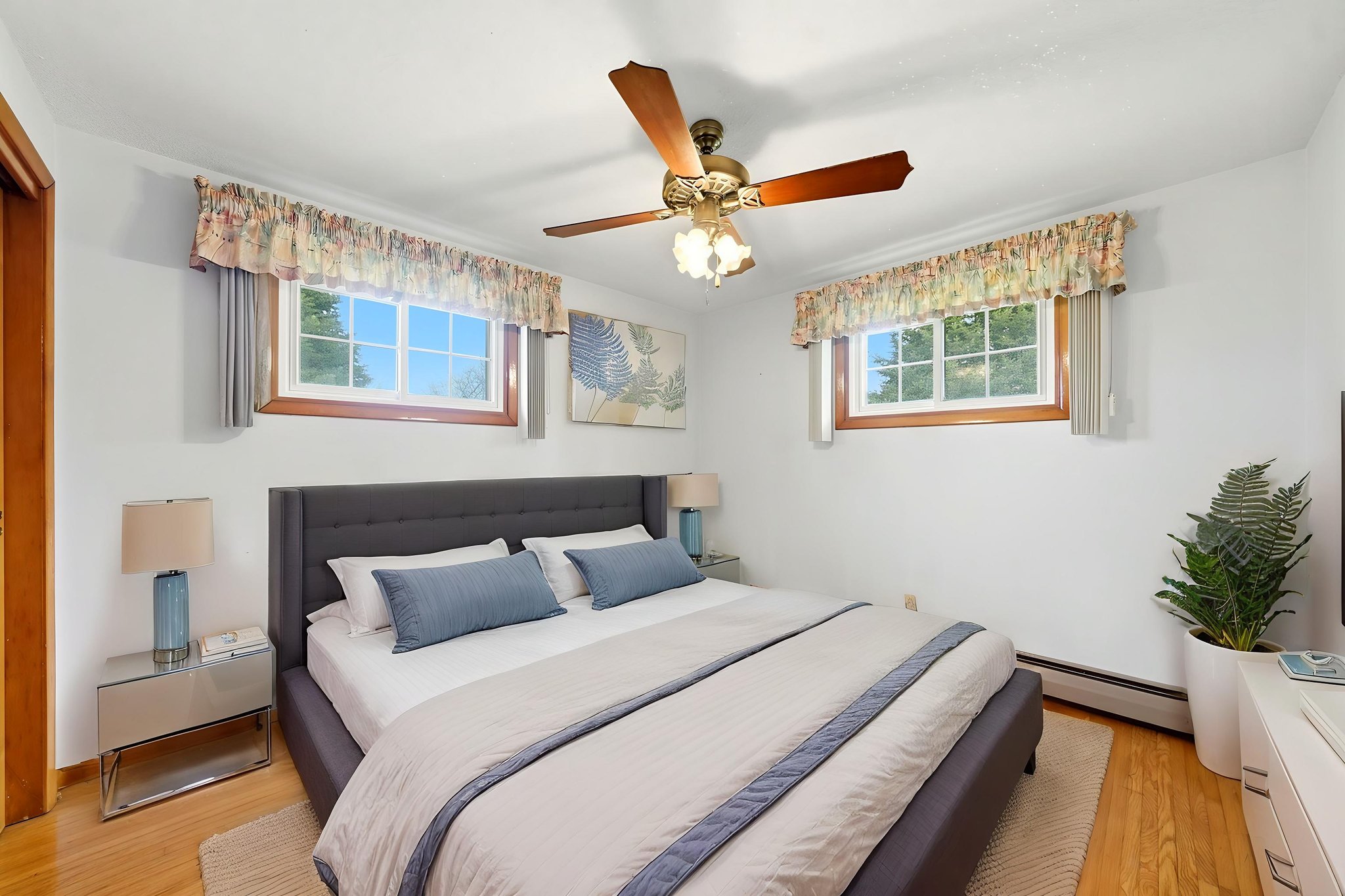 _DSC6850 virtually staged.jpeg