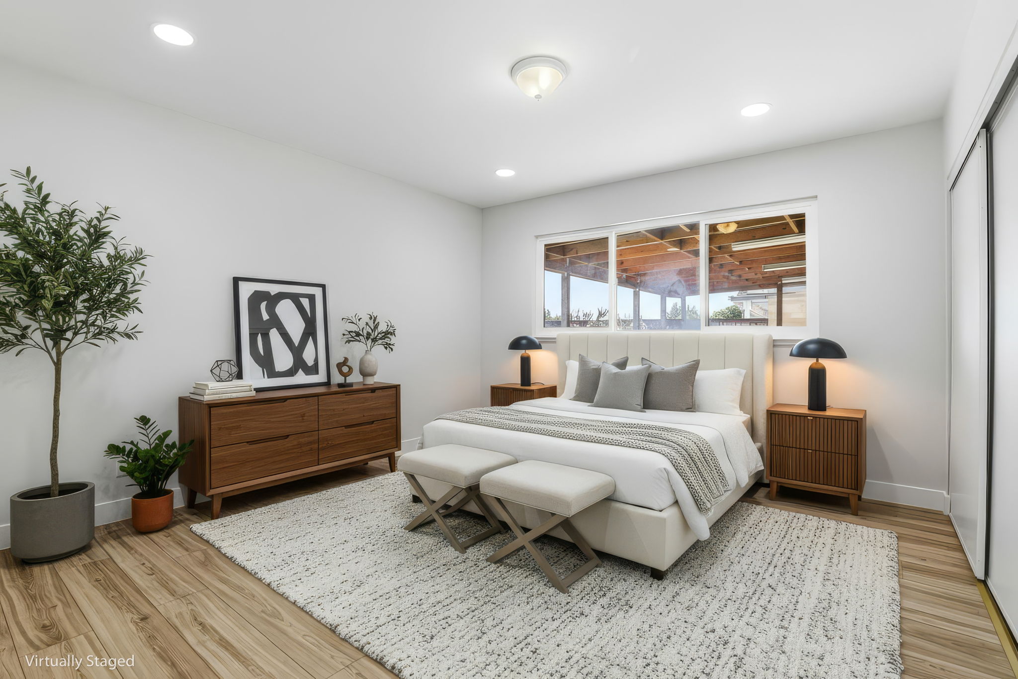 Newer LED Energy-Efficient Lighting!! (Virtually Staged)