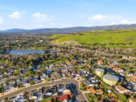 Enjoy Active Lifestyle in Your Neighborhood w/ Walking/Hiking, Biking, Disc Golf, & Parks Nearby!!