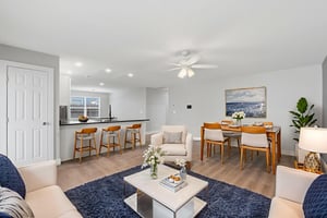 DSC04828 virtually staged.jpeg