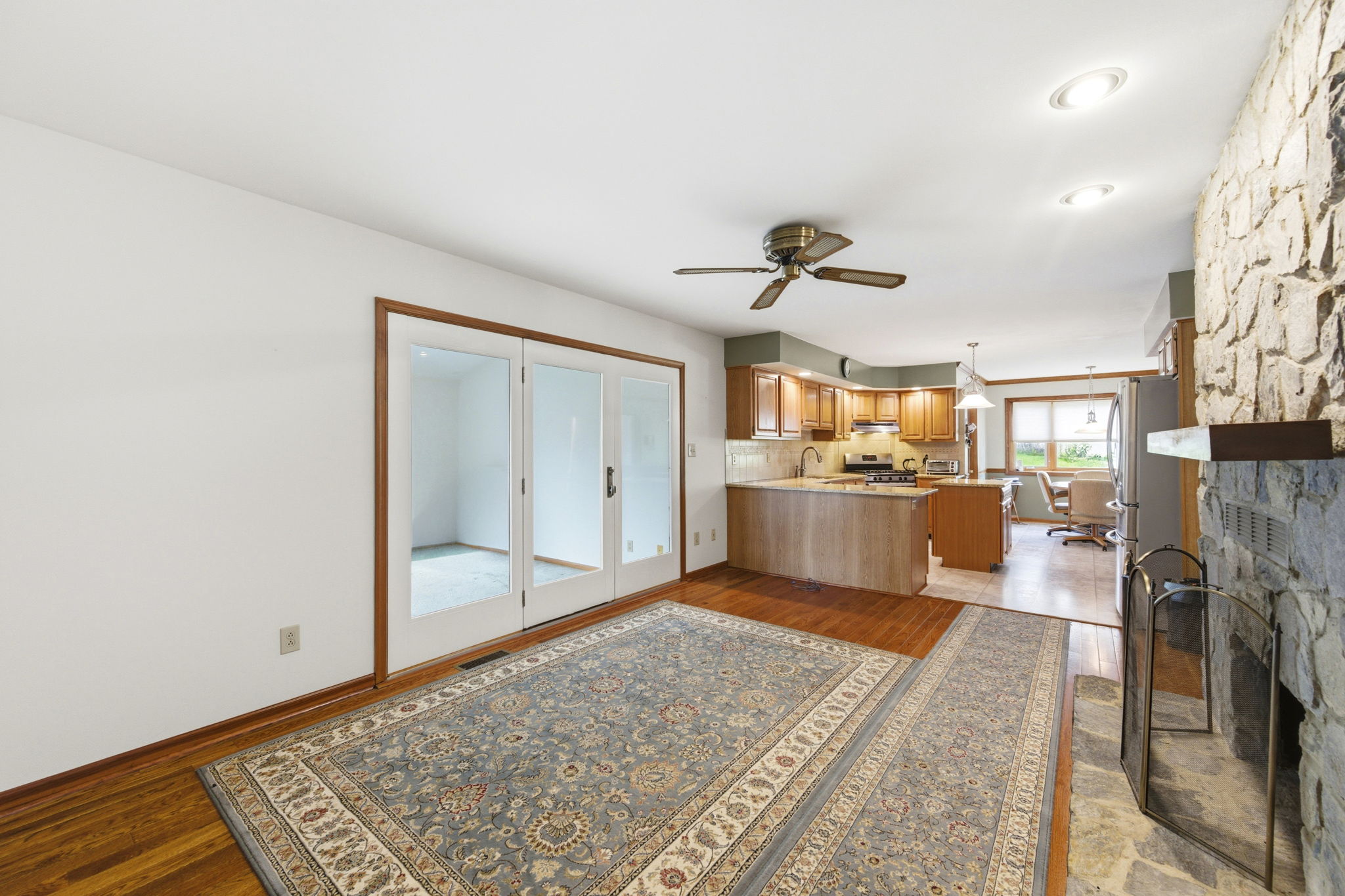 Interiors (34)
