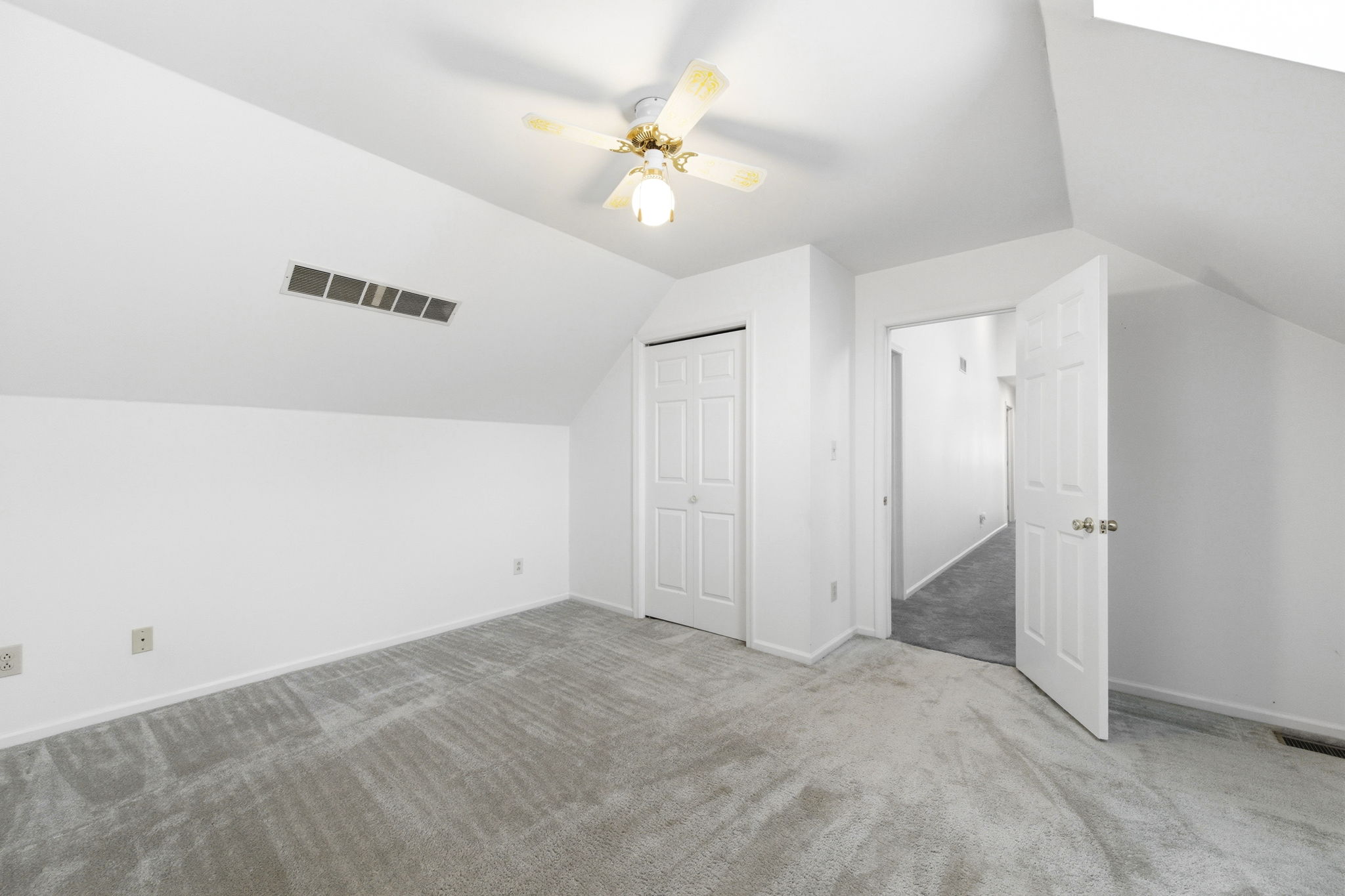 Interiors (40)